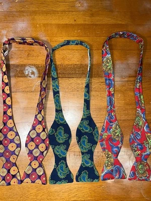 LOTE De Colección De 3 Pajaritas Para Hombre Zanahoria & Gibbs Multicolor Seda Años 60’s Pajarita Foto 1 de 4