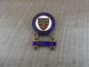 Vintage Colchester United Supporters Club Enamel Pin Badge c1974-75 - Picture 1 of 5