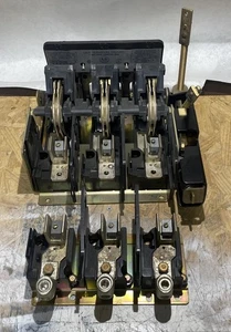 Allen Bradley 1494V-DS200 Ser. A Line Terminal Guard 200A 600VAC-250VDC - Picture 1 of 10