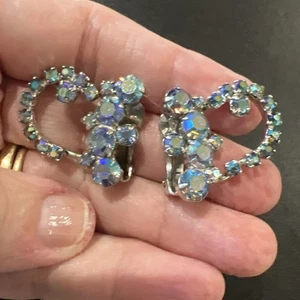 vintage rhinestone clip on earrings - Picture 1 of 14
