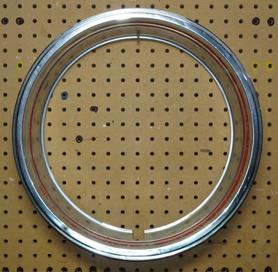1980-1989 Ford F150 15" OEM Red Stripe Steel Trim Rings Beauty Ring — 第 1/4 张图片