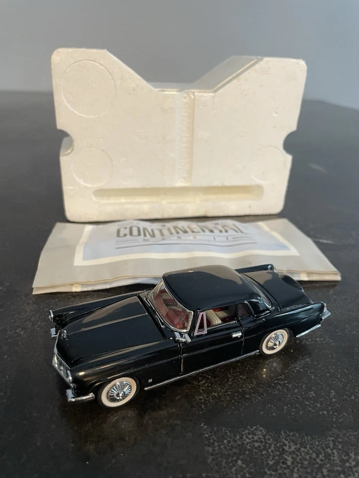 Franklin Mint 1956 Lincoln Continental Mark II cupé escala 1/43 diecast réplica Foto 1 de 4
