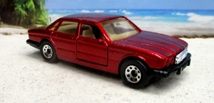 Vintage Matchbox 1986 Jaguar XJ6 Burgundy Car Opening Doors - Picture 1 of 5