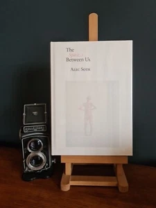 2020 Alec Soth The Space Between Us Jiazazhi NEW photo book Niagara Sleeping - Picture 1 of 7