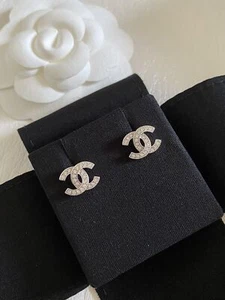 😍CHANEL Silver Mini CCS Earrings Vintage 24C - Picture 1 of 9