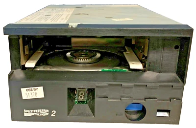 IBM 18P6821 Ultrium LTO2 200/400GB FC Loader Tape Drive - Image 1 of 4