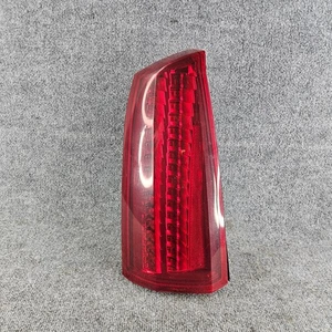Luz trasera izquierda del lado del conductor Cadillac STS 2005-2007 probada por OEM - Imagen 1 de 7