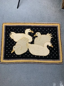 Hand Hooked Rug 4 Ducks Primitive Country Area Rug 2x3 Vintage - Picture 1 of 9