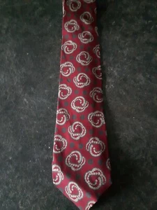 Giorgio Armani Abstract Art Red Necktie Length 55" 2.75" Wide 100% Silk - Picture 1 of 3