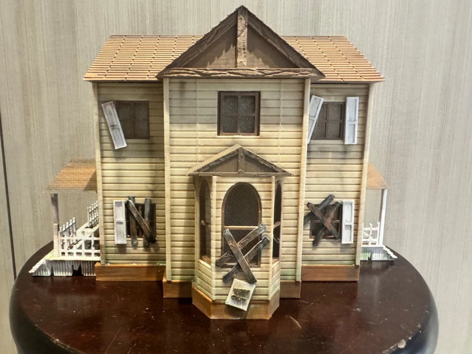 O Scale Haunted / Abandoned House w/ light kit - Image 1 of 4