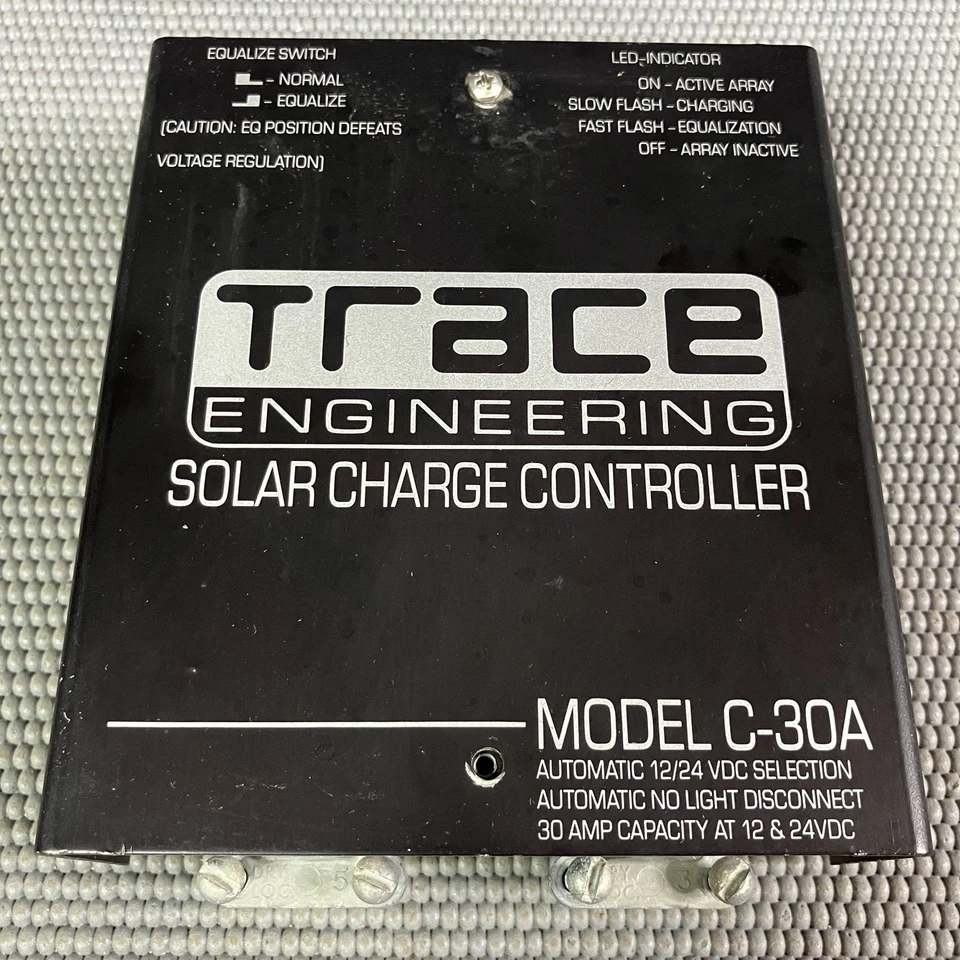 Trace Engineering C30A + Controlador de Carga Solar 12 y 24 Voltios 30 Amp. Foto 1 de 4