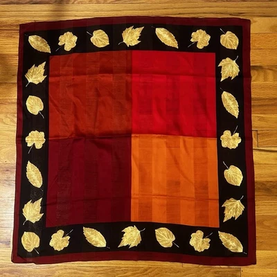 "Bufanda vintage Kathie Lee 34"" poliéster, bloque de color otoño a cuadros y hojas doradas" Foto 1 de 4