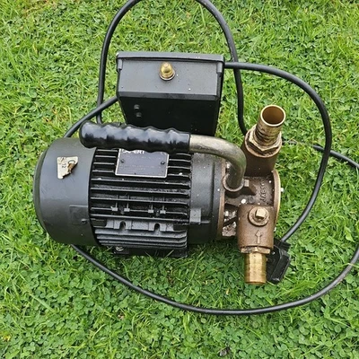 Jabsco Utility Flexible Impeller Oil Transfer Pump 230V - Image 1 of 4