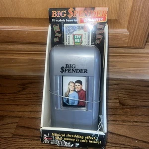 Big Spender MAGNIF Money Automatic Bill Saver Money Shredding Gag 1999 Works VTG - Picture 1 of 6
