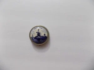 Vintage POCKET ASHTRAY HOLLAND ON OUTSIDE - Picture 1 of 2