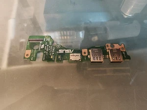 ASUS X421 S433 M433 X413 R421 SCHEDA 2 USB LED SD X421FL IO BD R2.0 - Foto 1 di 6