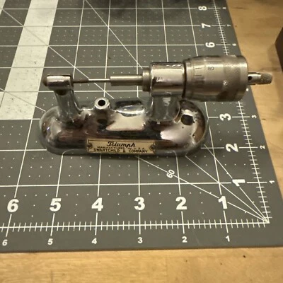 Medidor micrómetro de banco Triumph By Swartchild relojeros maquinistas Foto 1 de 4