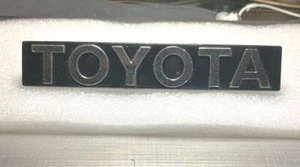 1981 - 1982 -1983  TOYOTA CELICA REAR EMBLEM No 1#75443 14200*All Mounting Posts - Picture 1 of 5