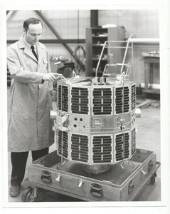 NASA photo 8 x 10": release 2/28/68 68-H-226, 68-HC-119 Solar X-Ray satellite - Picture 1 of 3