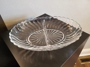 Beautiful Elegant Glass Fostoria Colony Pattern Large Divided Oval Serving Bowl - Picture 1 of 3