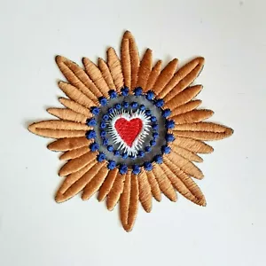 Heart Round Handmade Sew-On Embroidered Patch - Picture 1 of 3