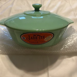 **NEW** Anchor Hocking Fire King Jadeite 2000 Casserole Dish with Lid 2 Quart - Picture 1 of 7