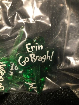 Artesanía de panadería Erin Go Bragh! Picos para cupcakes del día de San Patricio, 12 ct Foto 1 de 4