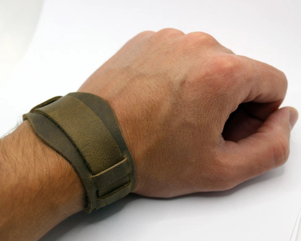 Pulseira de relógio de couro feita à mão G1041 design de peça única com almofada: 16mm 18mm porcas - Imagem 1 de 4