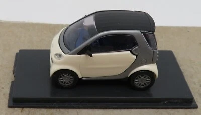 BUSCH HO 1/87 SMART CITY Coupé Bianco Crema / Grigio Chiaro In Scatola - Immagine 1 di 4