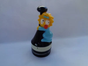 2001 Los Simpson Maggie Simpson pieza de repuesto de ajedrez negro o adorno de pastel - Imagen 1 de 4