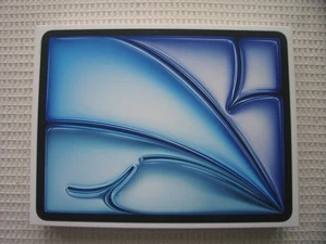 iPad Air M2 2024 WiFi 13 inch 128GB Blue + bundle items: Apple Pencil Pro + Case - Picture 1 of 7