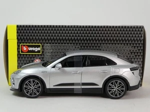 Burago Burago Porsche Macan Turbo Electric silber 2024 1/24 18-21114SL - Bild 1 von 3