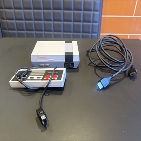 Nintendo Classic Mini NES Grey Retro Gaming Console One Controller 