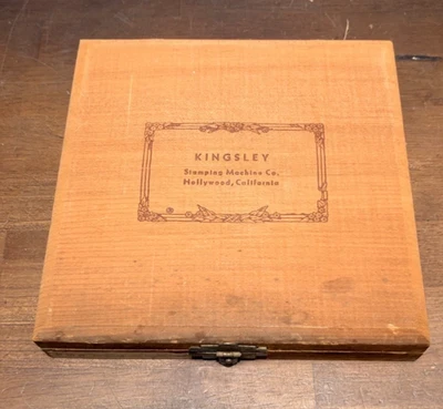 Kingsley Machine Co. de colección  Anuncio Romano (TAPS) Carta tipográfica lámina caliente Foto 1 de 4