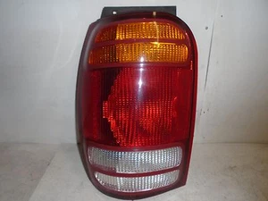 98 99 00 01 Ford Explorer Mountaineer Lado Izquierdo Luz Trasera FABRICANTE DE EQUIPOS ORIGINALES BONITA - Imagen 1 de 12