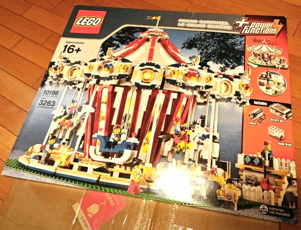 LEGO Creator Expert Fairground Collection Grand Carousel 10196 In 2009 New - Image 1 of 4