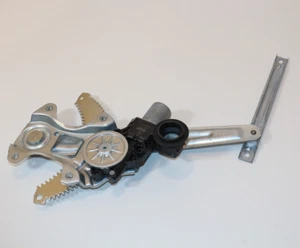 2024 NISSAN KICKS REAR RIGHT SIDE DOOR WINDOW REGULATOR W/ MOTOR OEM - Picture 1 of 4