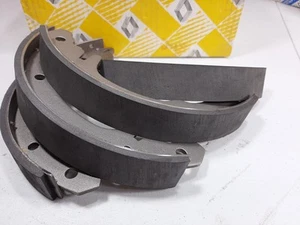 Juego de zapatas de freno traseras Renault DAUPHINE, GORDINI, RENAULT 8, RE... - Picture 1 of 1