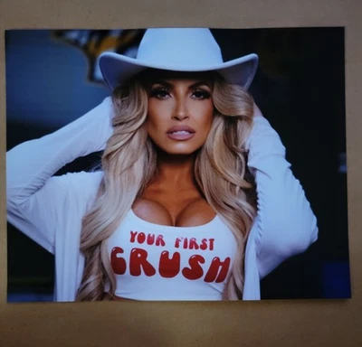 Foto de 8x10 WWE Trish Stratus tu primer equipo de crush pose sexy 1 Foto 1 de 2