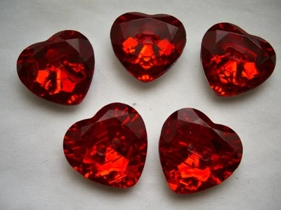 RED, DIAMOND CUT, JEWEL EFFECT SPARKLY HEART SHAPED  BUTTONS x 5 Free P & P - Image 1 of 3