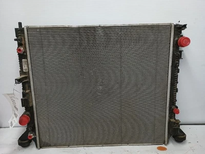 Radiador de Chevrolet Camaro 2017 6,2 L AT 11728770 Foto 1 de 4