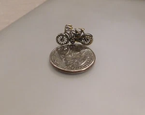 Edwardian 1910 Platinum V Twin Engine Harley DaVidson Motorcycle Pendant Charm ! - Picture 1 of 4