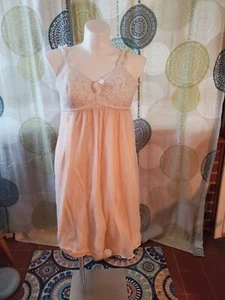 Vintage Peach / Cream Colored Nightie - Unbranded - EU 40 = US M/L - Picture 1 of 8