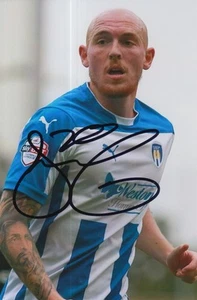 COLCHESTER UNITED HAND SIGNED SEAN CLOHESSY 6X4 PHOTO. - Picture 1 of 1