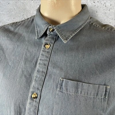 Urban Outfitters Denim Shirt Men's XL Chambray Short Sleeve Work Button Up 9 - Image 1 of 4