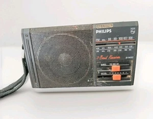 Philips D1402 3 BAND PORTABLE RADIO (FM/MW/LW) RARE VINTAGE - Picture 1 of 6