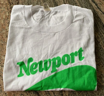 Nueva camiseta blanca vintage de los 80’s para hombre Newport verde con logotipo talla L Foto 1 de 4