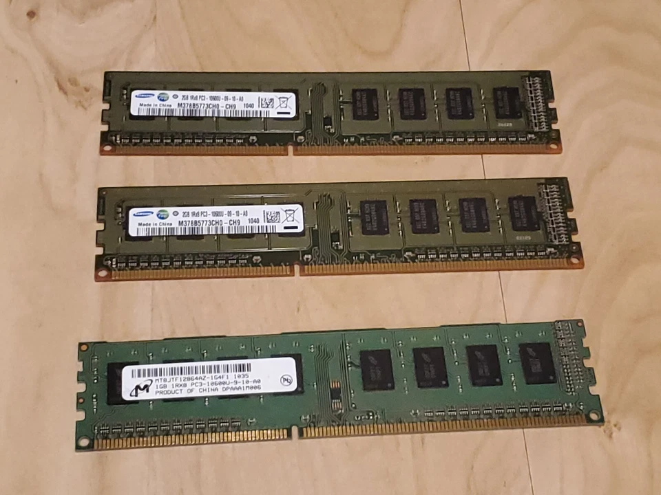 6GB (3x2GB) Ram DDR3 PC3-10600V-08-10-AO Samsung/Micron Crucial - Image 1 of 3