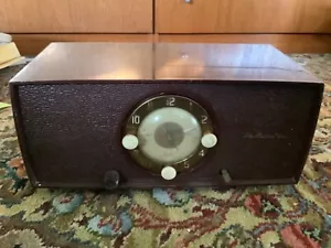 HIS MASTER'S VOICE HMV 1127 VINTAGE c.1955 BAKELITE CLOCK VALVE RADIO - Picture 1 of 2
