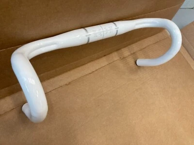 Manillar Road Drop. 400mm-ancho, 70mm-alcance; 120mm.-caída.Revestimiento en polvo Blanco Foto 1 de 4